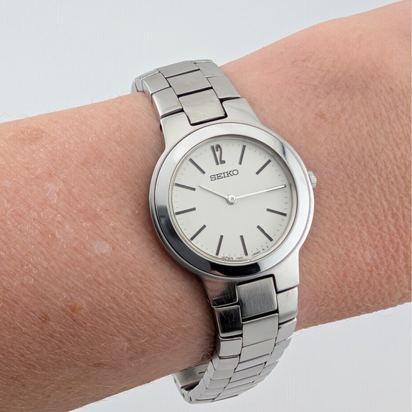 Seiko 1N00-0030 Womens Stainless Steel Watch Silver Tone Bracelet Quartz main image 12